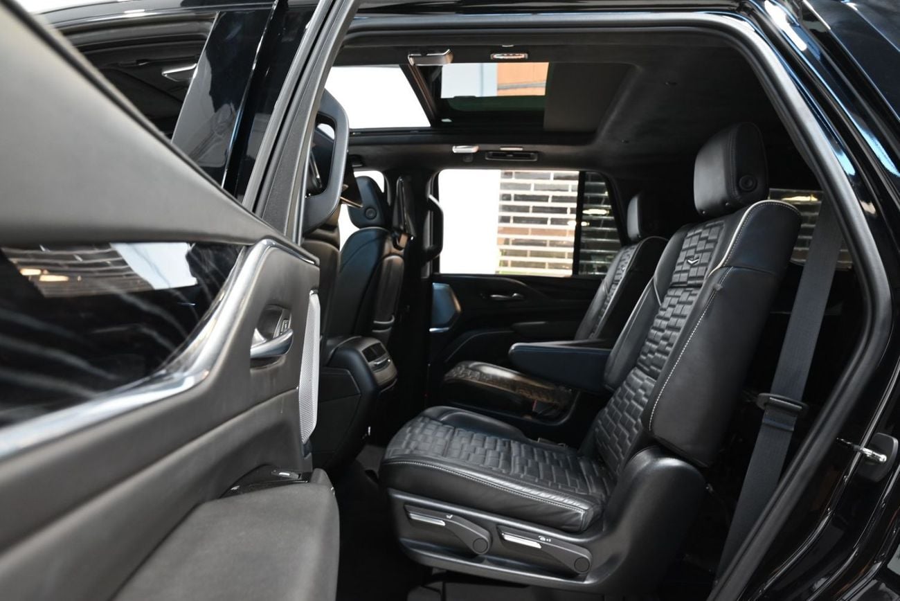 كاديلاك إسكالاد V SERIES 2023 Cadillac Escalade V, Full Service History, 1 Year Warranty, Excellent Condition, GCC