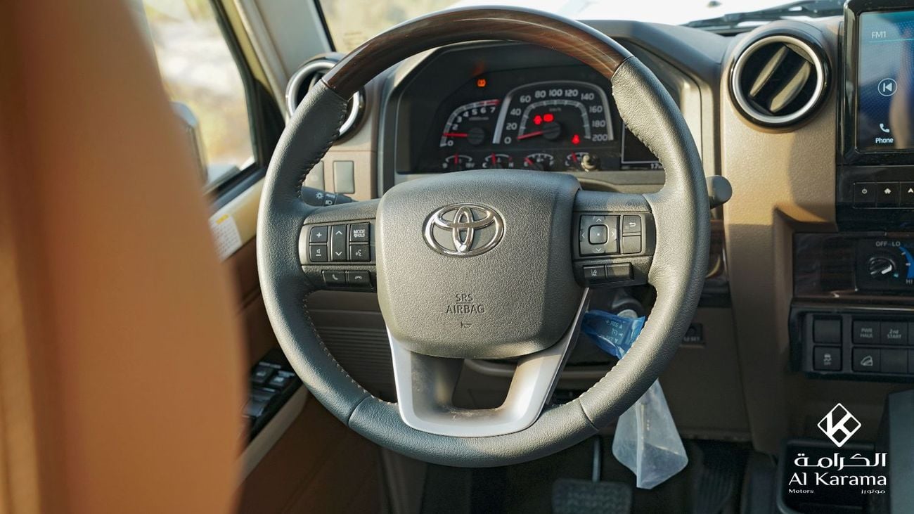 Toyota Land Cruiser Pick Up V6 - 4.0L 4x4 Automatic Transmission - Full Option Pick with Diff Lock - Cruise Control - Rear Camer