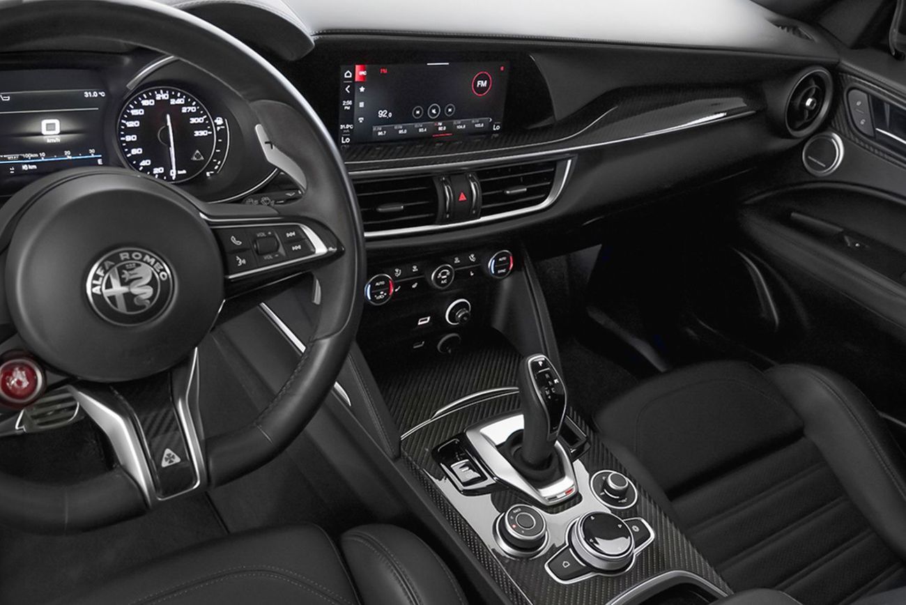 ألفا روميو ستيلفيو Quadrifoglio