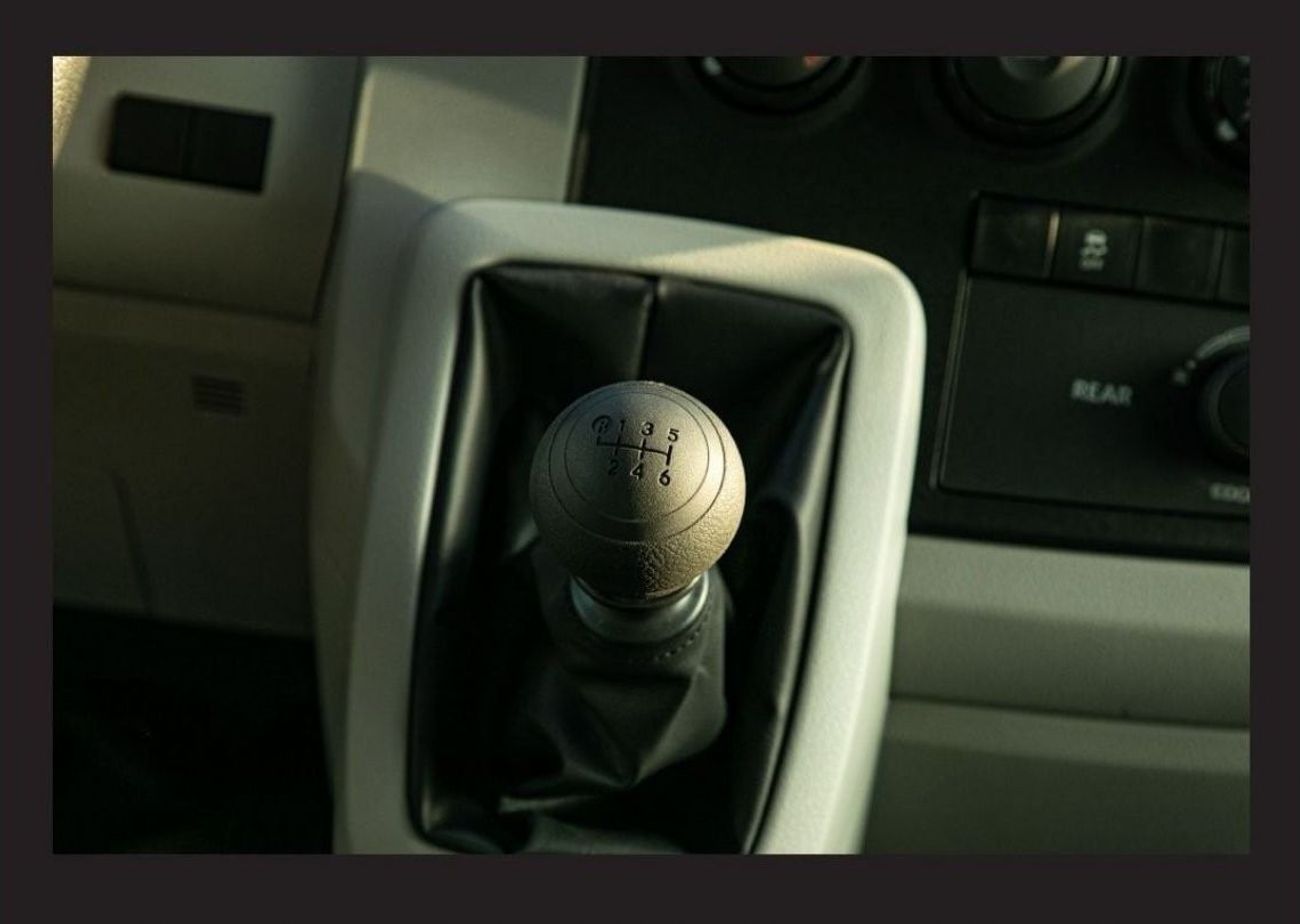 Toyota Hiace 2023 TOYOTA HIACE 2.8L 14str Diesel Manual Zero KM