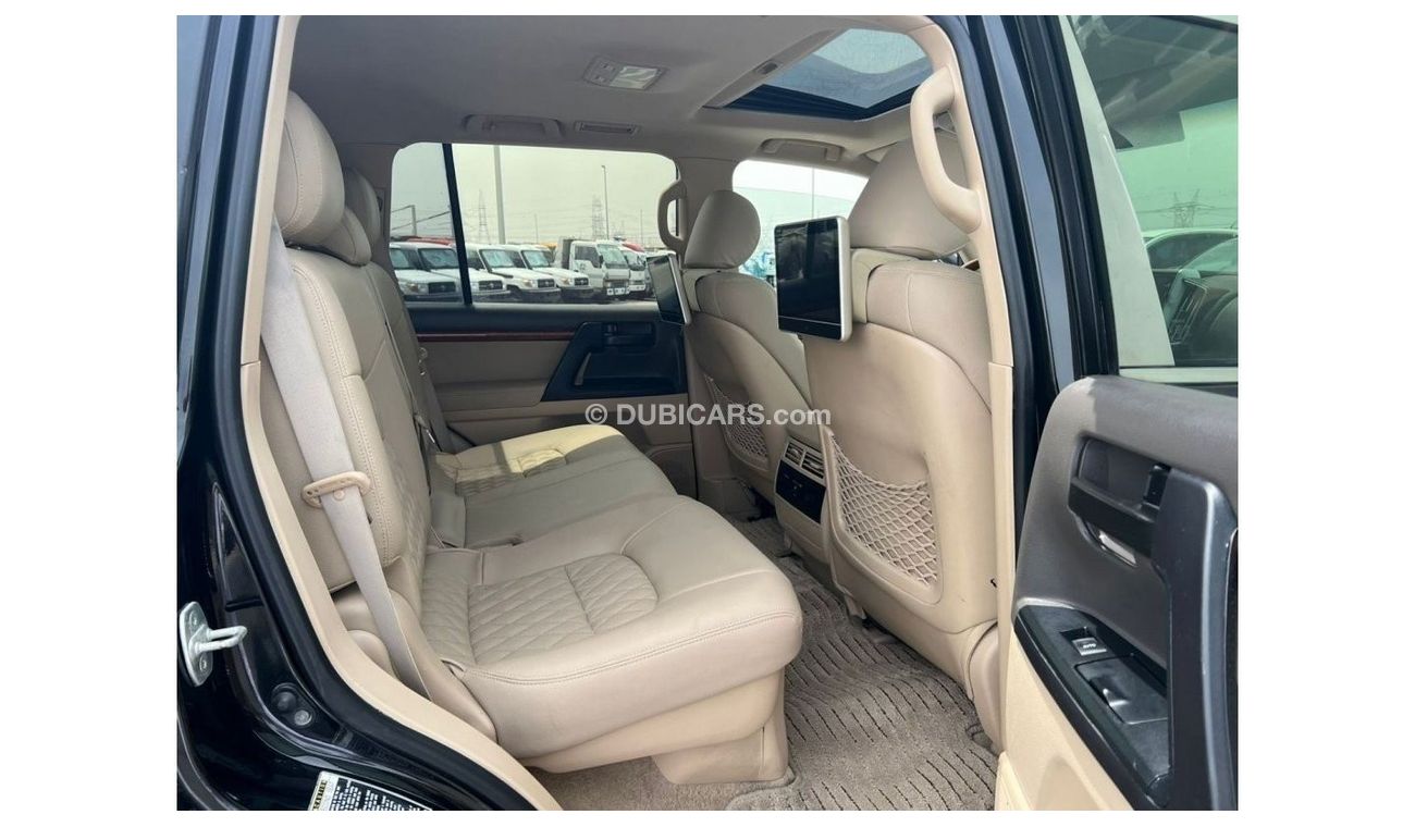 Toyota Land Cruiser “Offer”2012 Toyota Land Cruiser GXR+ 4.6L V8 - 2022 Modification GCC Specs / EXPORT ONLY