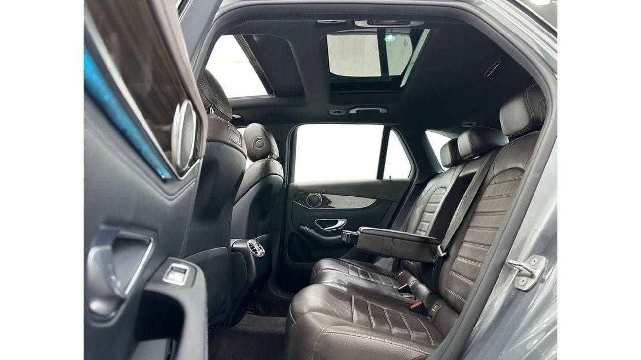 مرسيدس بنز GLC 300 2017 Mercedes-Benz GLC 300 AMG, Full Mercedes Service History, Warranty, GCC