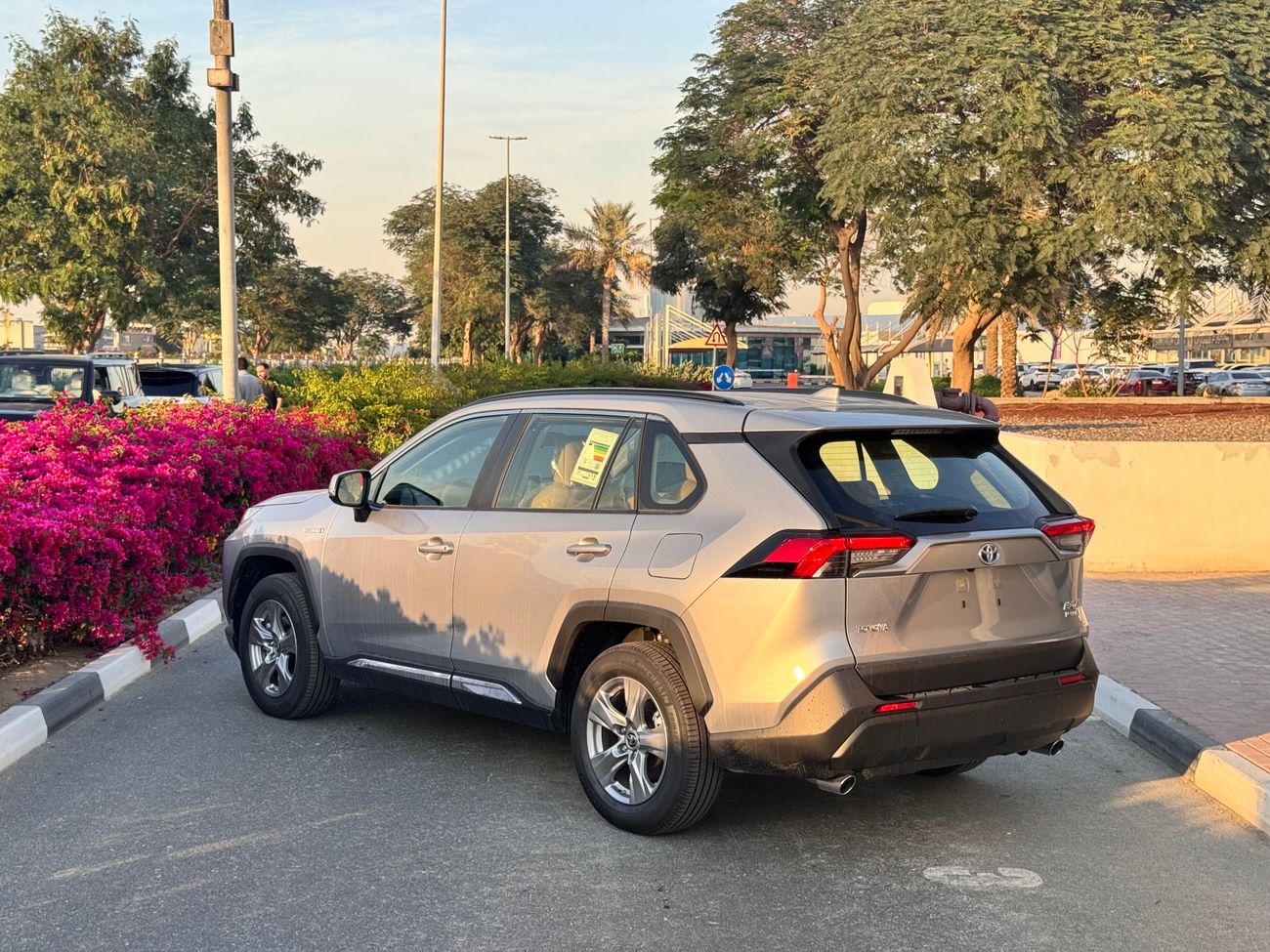 Toyota RAV4 2024 HYBRID AWD 2.5L CUV BRAND NEW GCC 0KM