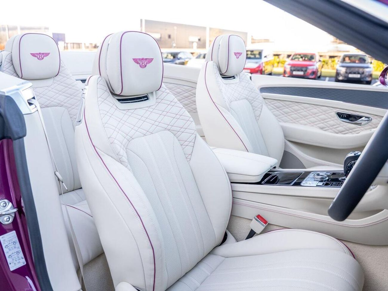 بنتلي كونتيننتال 4.0 V8 High-Performance 25.9kWh GTC Auto 4WD Euro 6 (s/s) 2dr (EXPORT ONLY)