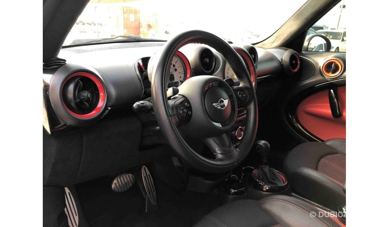 Mini Cooper S Countryman SUPER CLEAN CAR ORIGINAL PAINT WITH SPECIAL CARBON FIBER KIT AND LOW MILEAGE