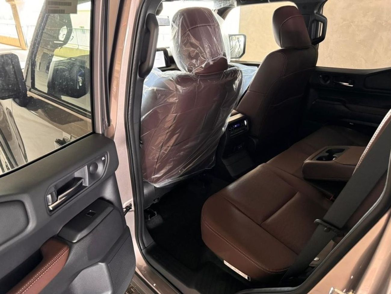 تويوتا برادو 2.4L PETROL LUXURY 2024