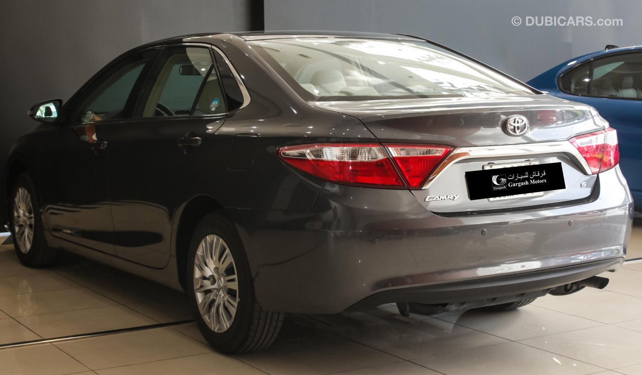 Toyota Camry S