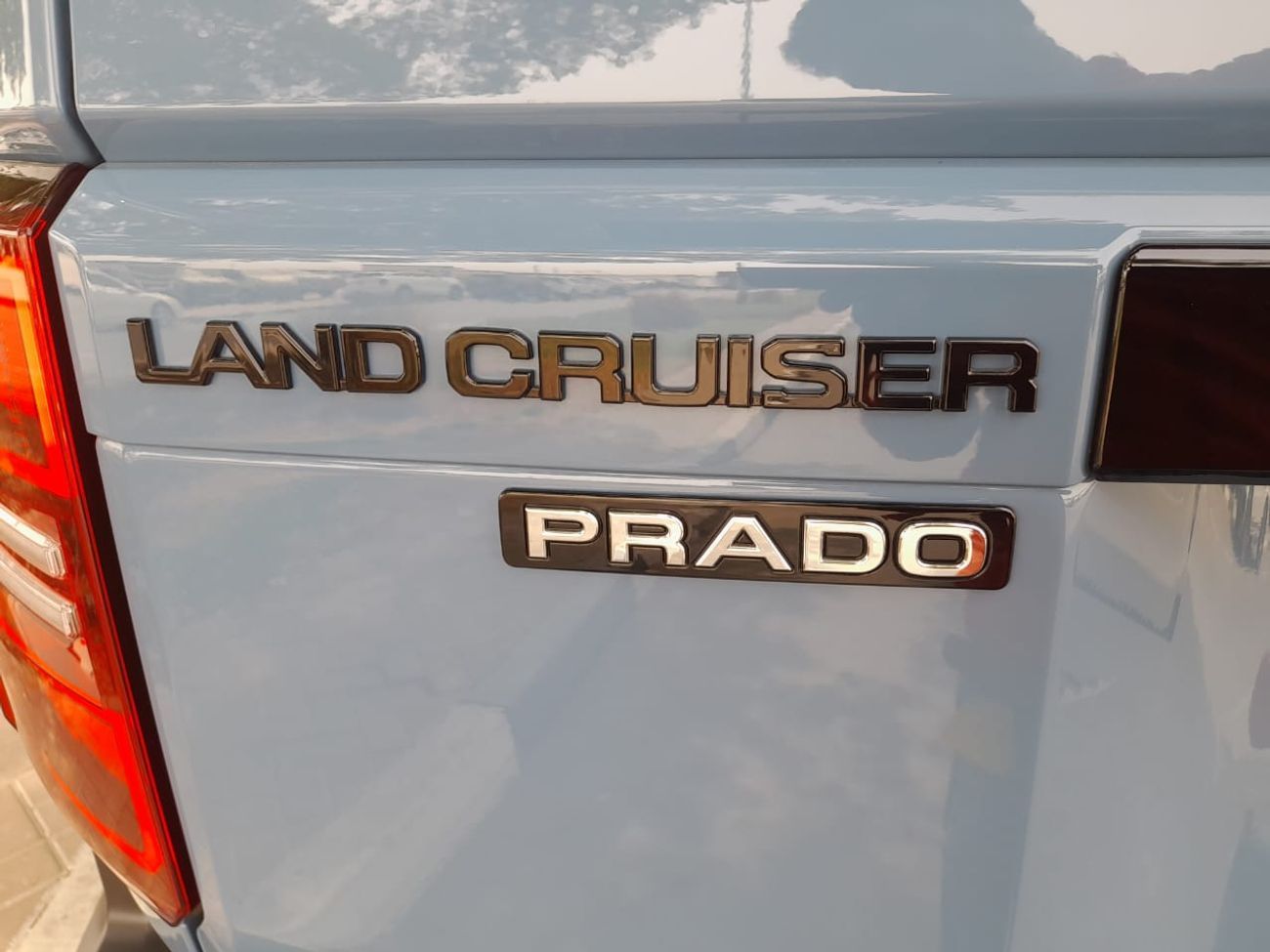 Toyota Prado Right-Hand drive Adventure plus diesel Auto two tone colour with 7 seater and coolbox