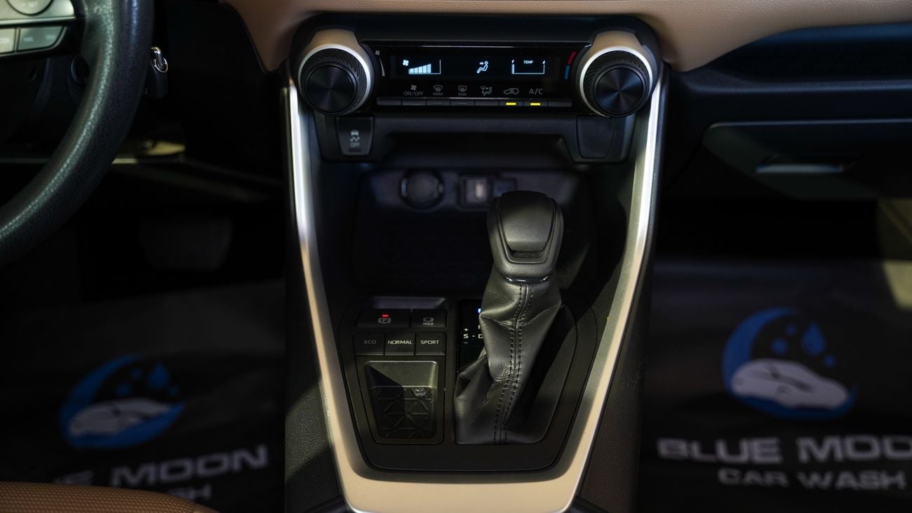 تويوتا راف ٤ 2.5L (2WD) EX