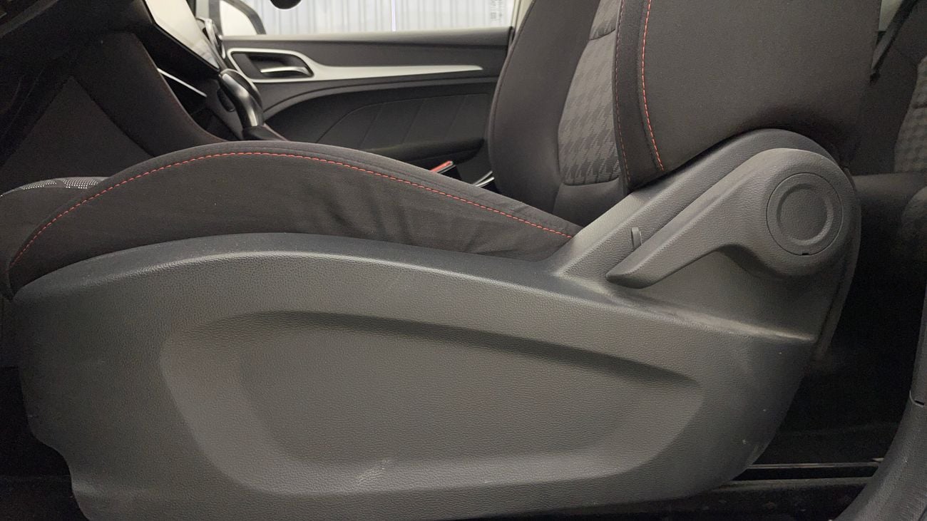 أم جي ZS STD 1.5 | بدون دفعة مقدمة | اختبار القيادة في المنزل