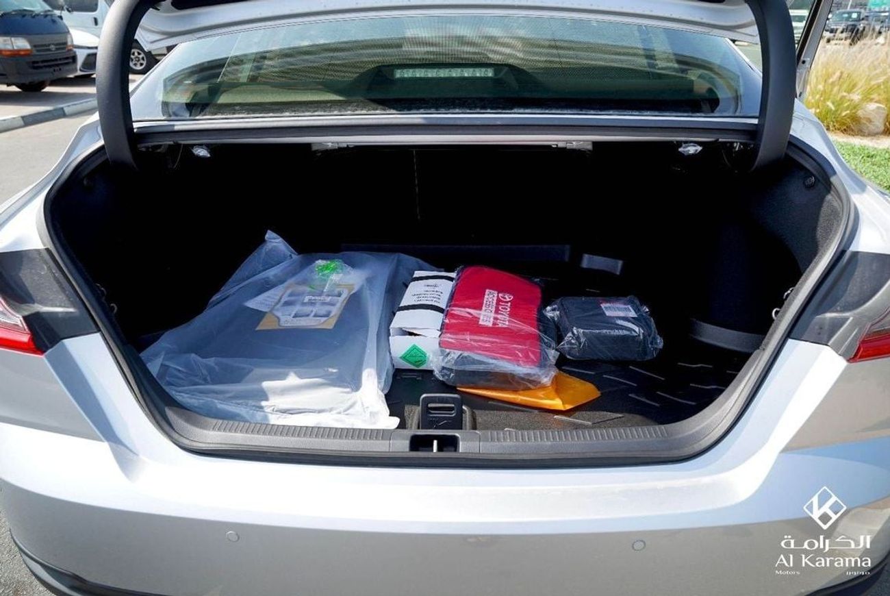 Toyota Camry Toyota Camry LE | 2.5L Hybrid | Panoramic Roof | Power Seat | Rear Camera