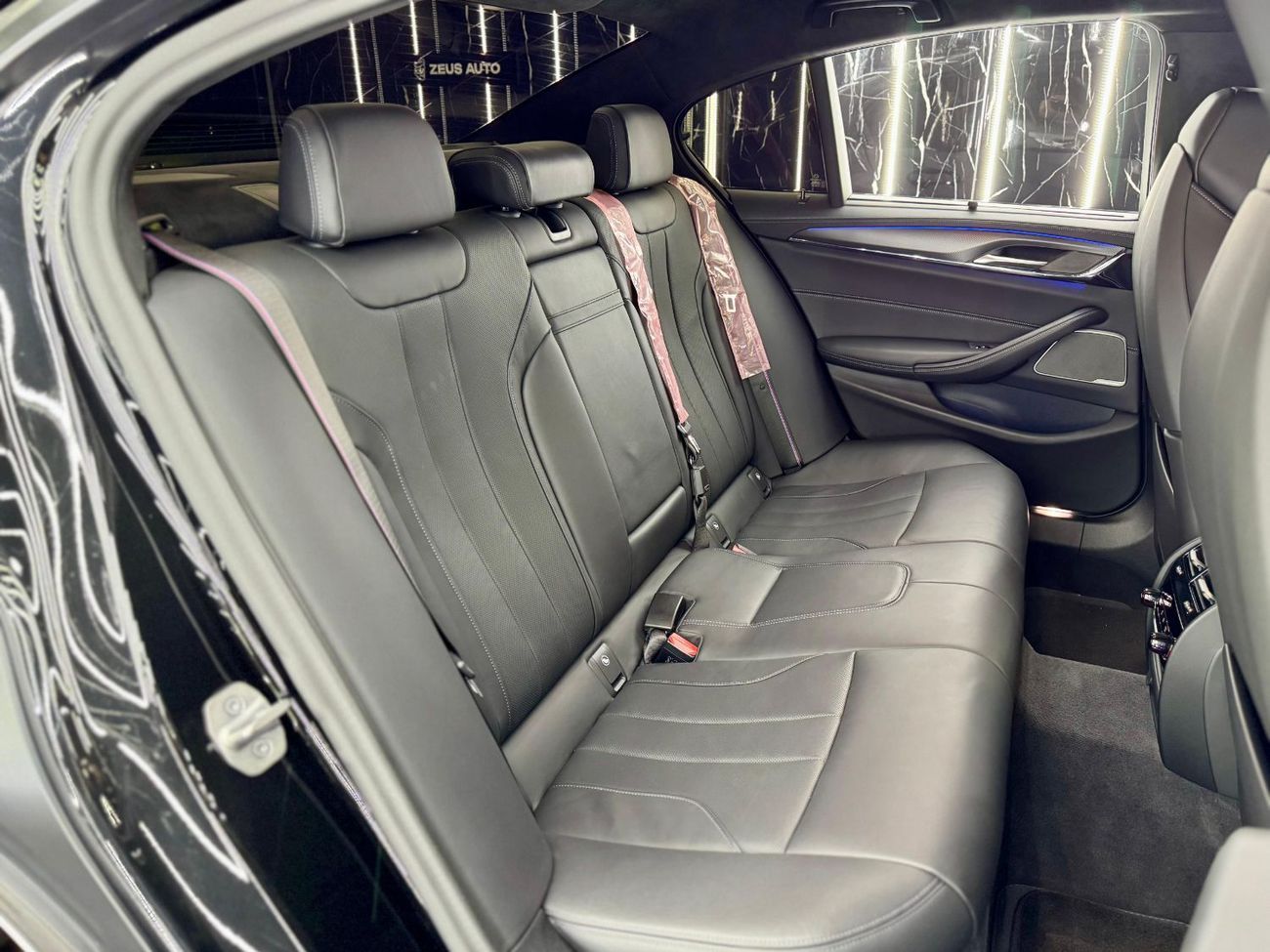 BMW M5 Competition 4.4L (600 HP) 2023 BMW M5, 2027 BMW Warranty + Service Pack, Fully Loaded, Very Low Kms,