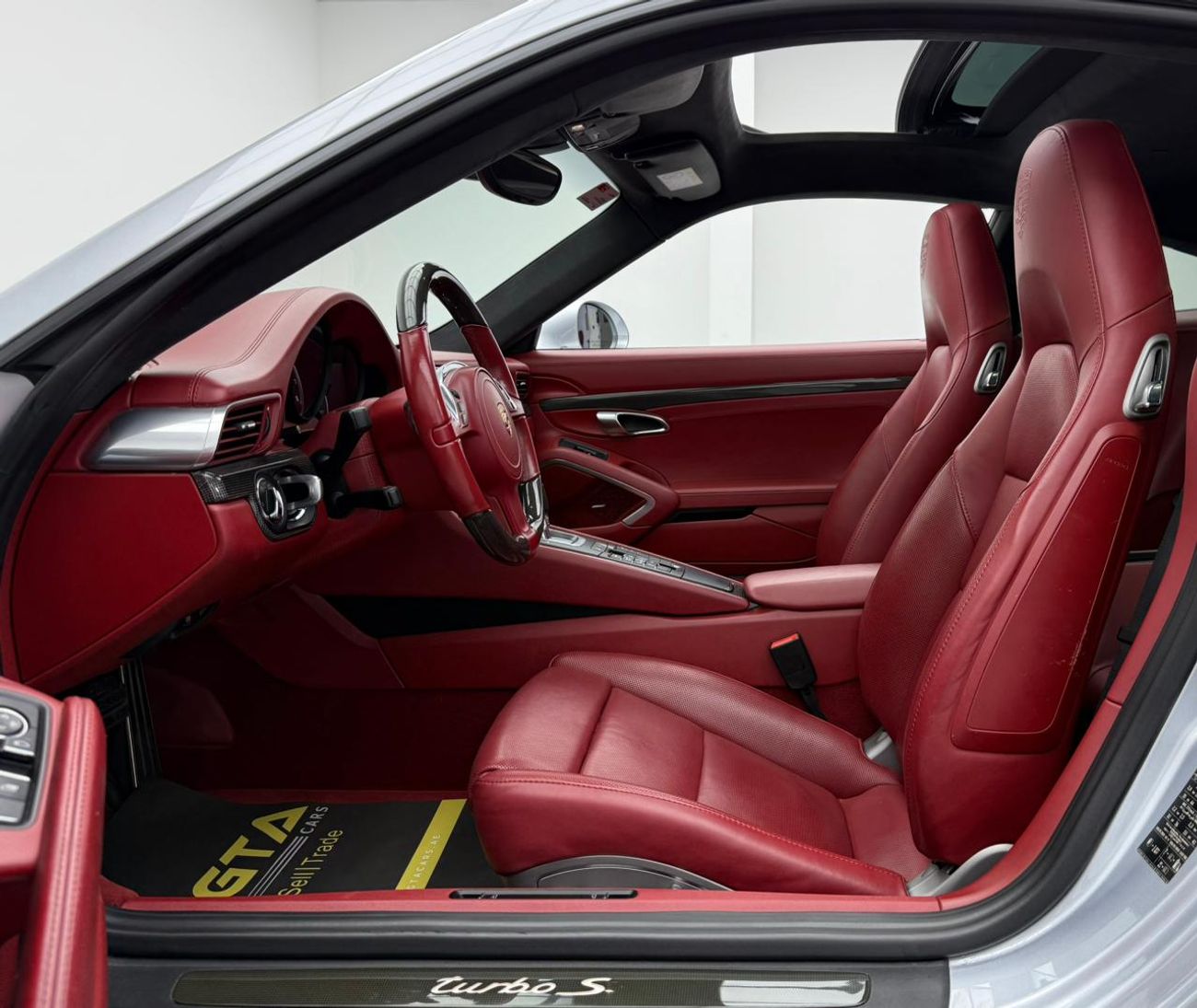 بورش 911 Turbo 3.8L (500 HP) Coupe 2015 Porsche 911 Turbo S