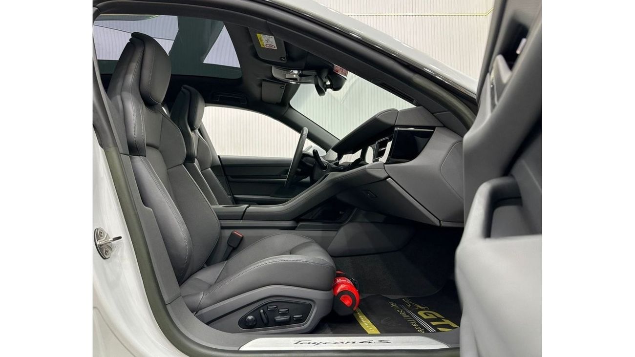 Porsche Taycan 2022 Porsche Taycan 4S Cross Turismo, August 2024 Porsche Warranty, Full Options, Low Kms, GCC