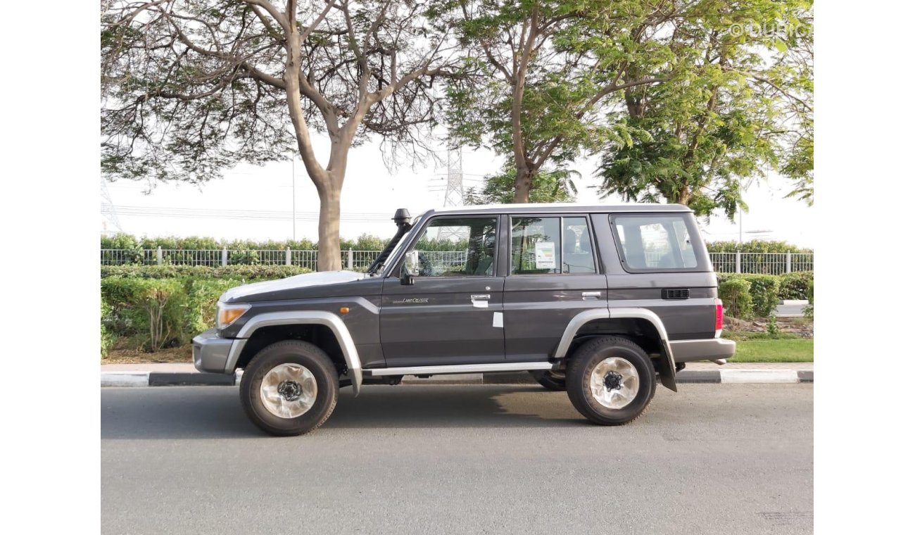 Toyota Land Cruiser Hard Top 76 HT DLX V6 4.0L PETROL WITH WINCH