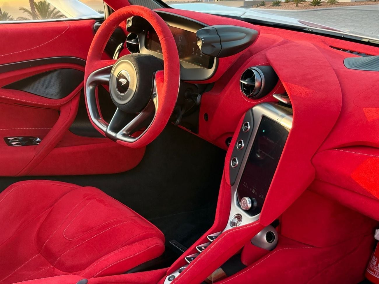 مكلارين 750S AED 27,999 P.M | MCLAREN 750S SPIDER MSO | 4.0L TWIN TURBO V8 | WARRANTY &amp; SERVICE PLAN | GCC SP