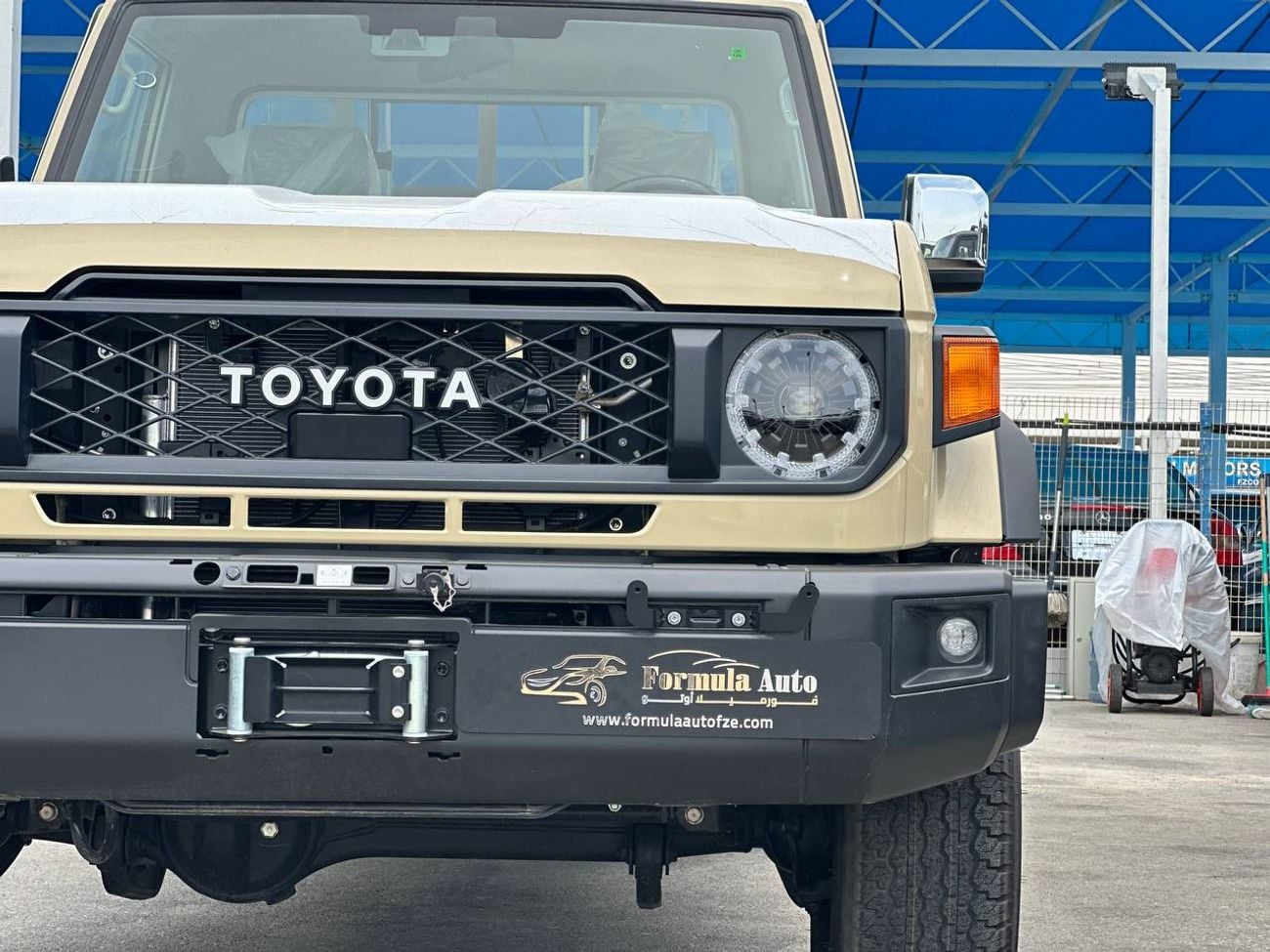 تويوتا لاند كروزر بيك آب S/C LC79 4.0 A/T PTR // 2026 // كاملة المواصفات مع رادار، صندوق تبريد، قفل تفاضلي، مشغل DVD وكاميرا