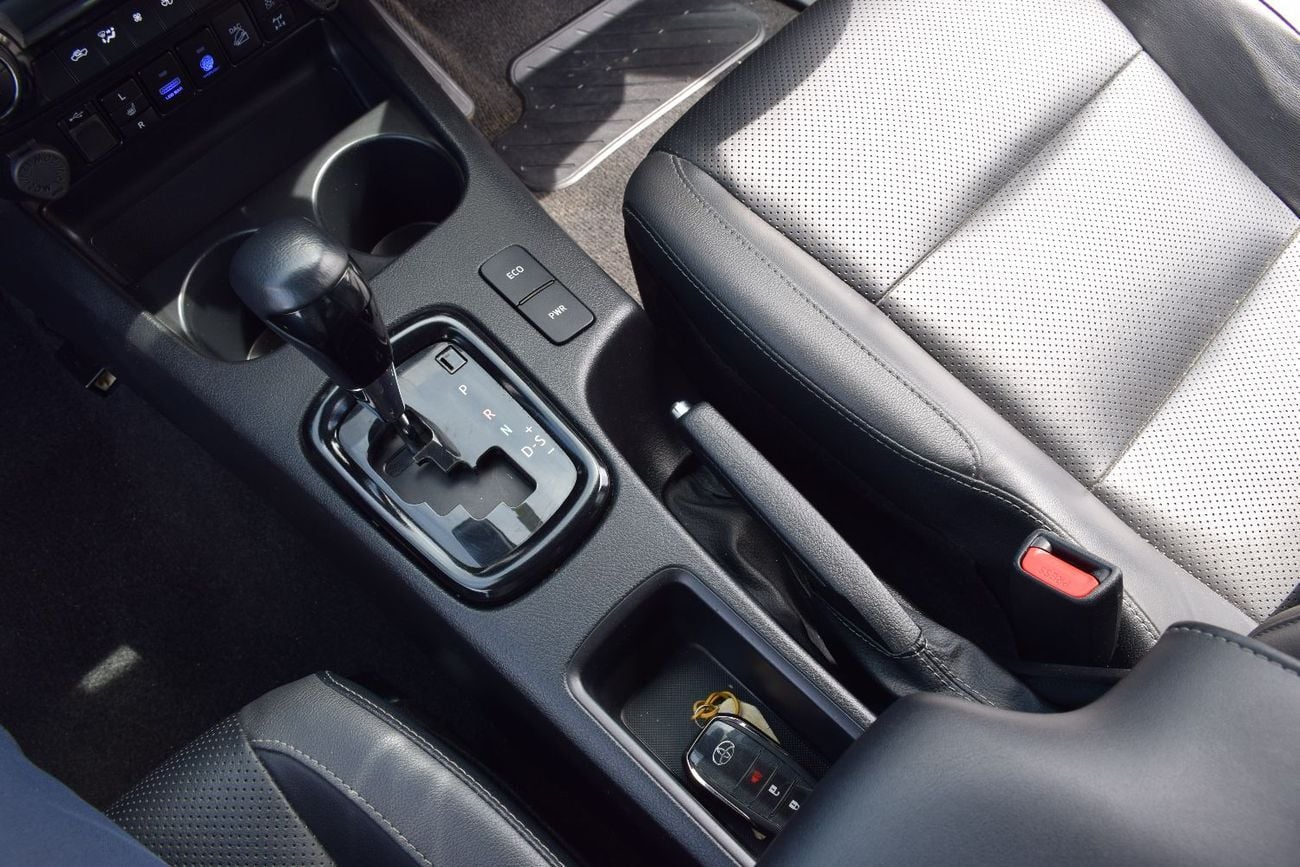 Toyota Hilux GR SPORT ROGUE 4X4 DIESEL RIGHT HAND (EXPORT ONLY)