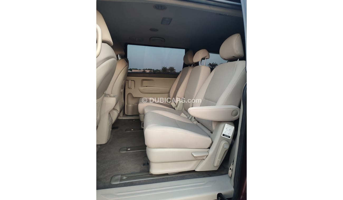 كيا سيدونا V6