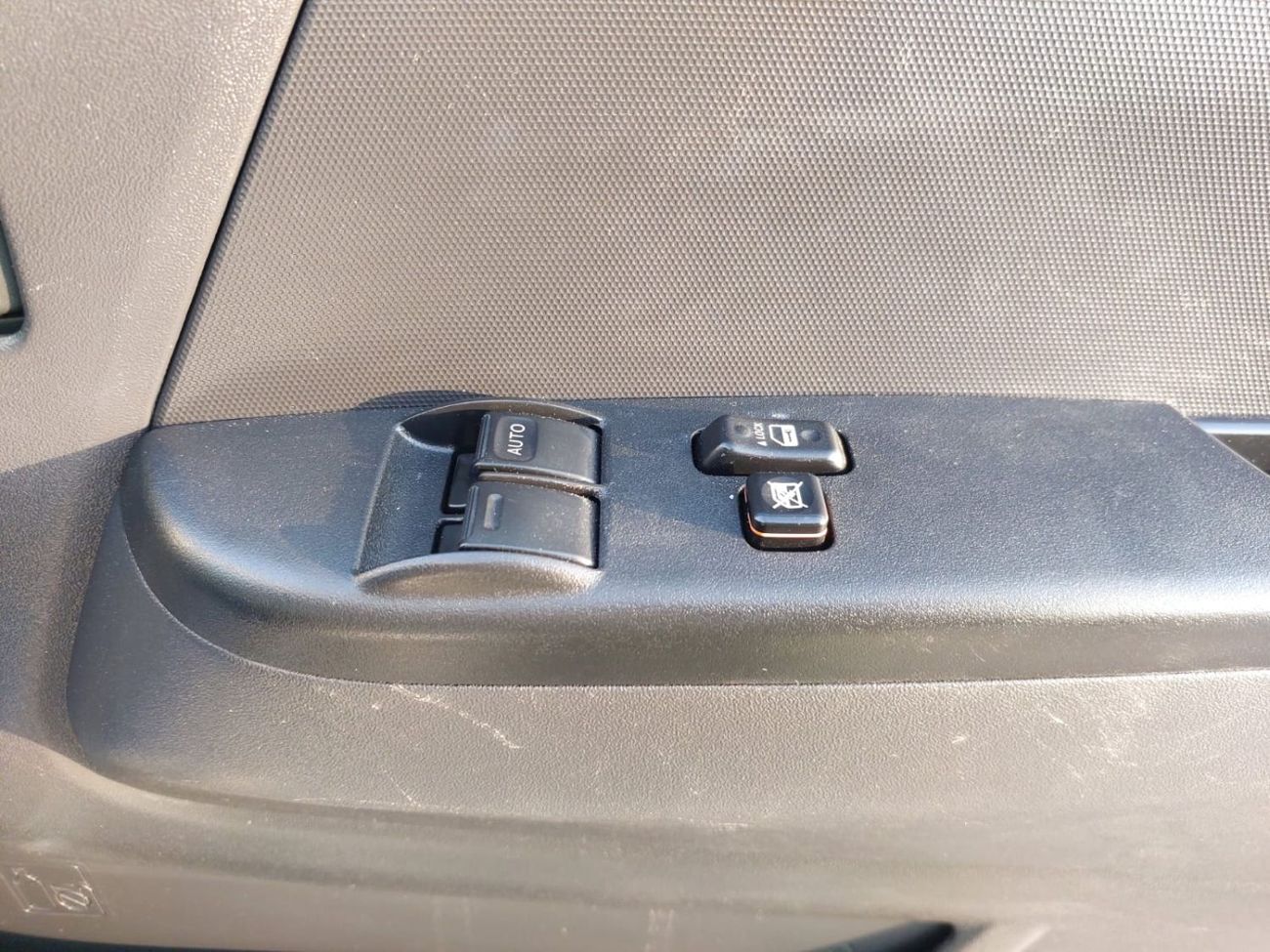 تويوتا هاياس TOYOTA HIACE COMMUTER VAN RHD 2019 MODEL 3.0 L DIESEL AUTOMATIC(PM38974)