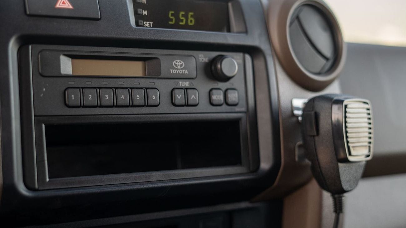 تويوتا لاند كروزر 70 78 (GRJ78) 4.0Ltr. M/T HardTop READY AMBULANCE 2023YM