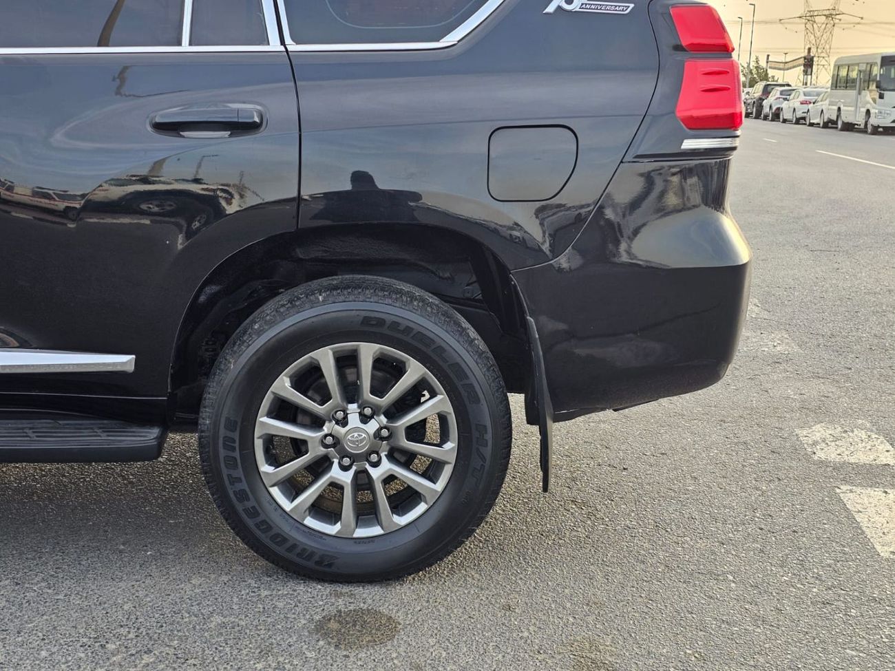 Toyota Prado Toyota prado 2019Model 2.7 v4 AWD 4x4 petrol engine Colour Black Transmission Automatic Interior.Beg