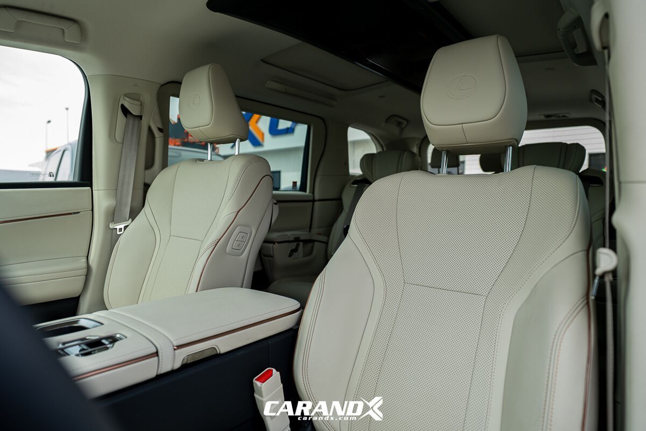 Lexus LM 350h Lexus LM 350H 2.5L Petrol Automatic Transmission 2025