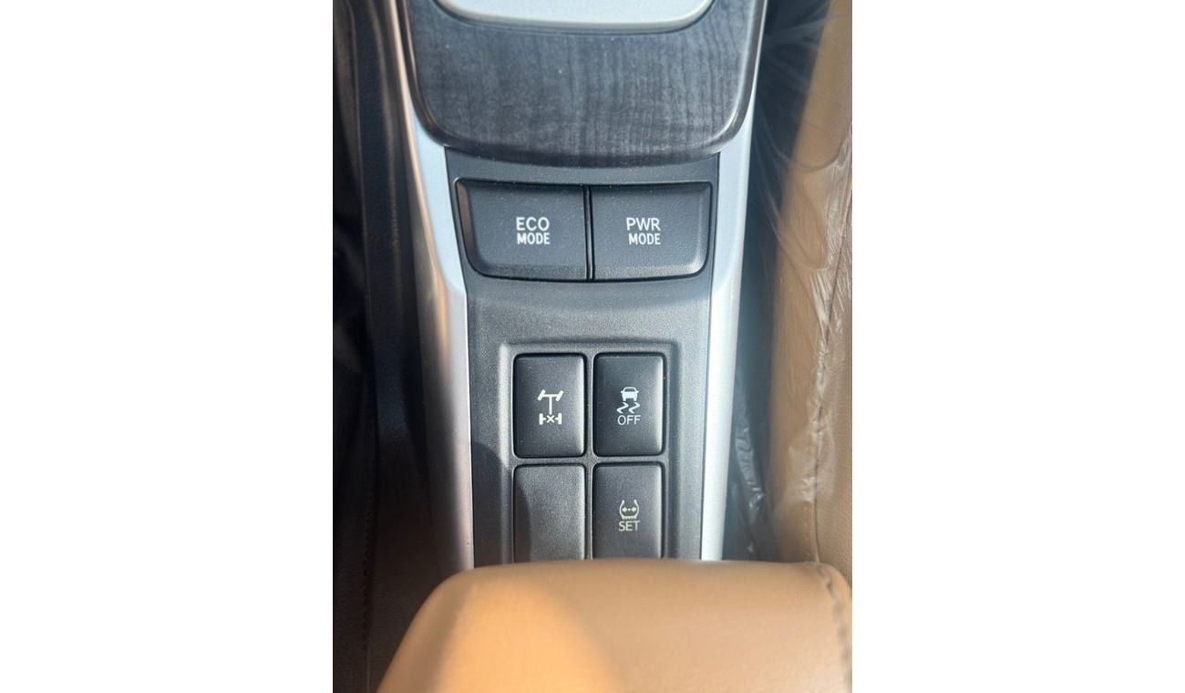 تويوتا فورتونر VXR 4.0L (278 HP)