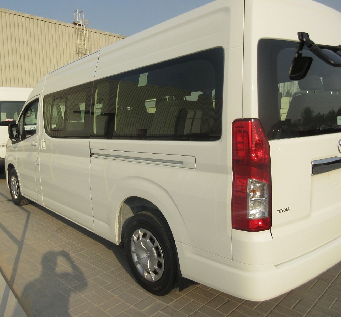 تويوتا هاياس DLS -High Roof Commuter 2.8L A/T (FOR EXPORT ONLY)