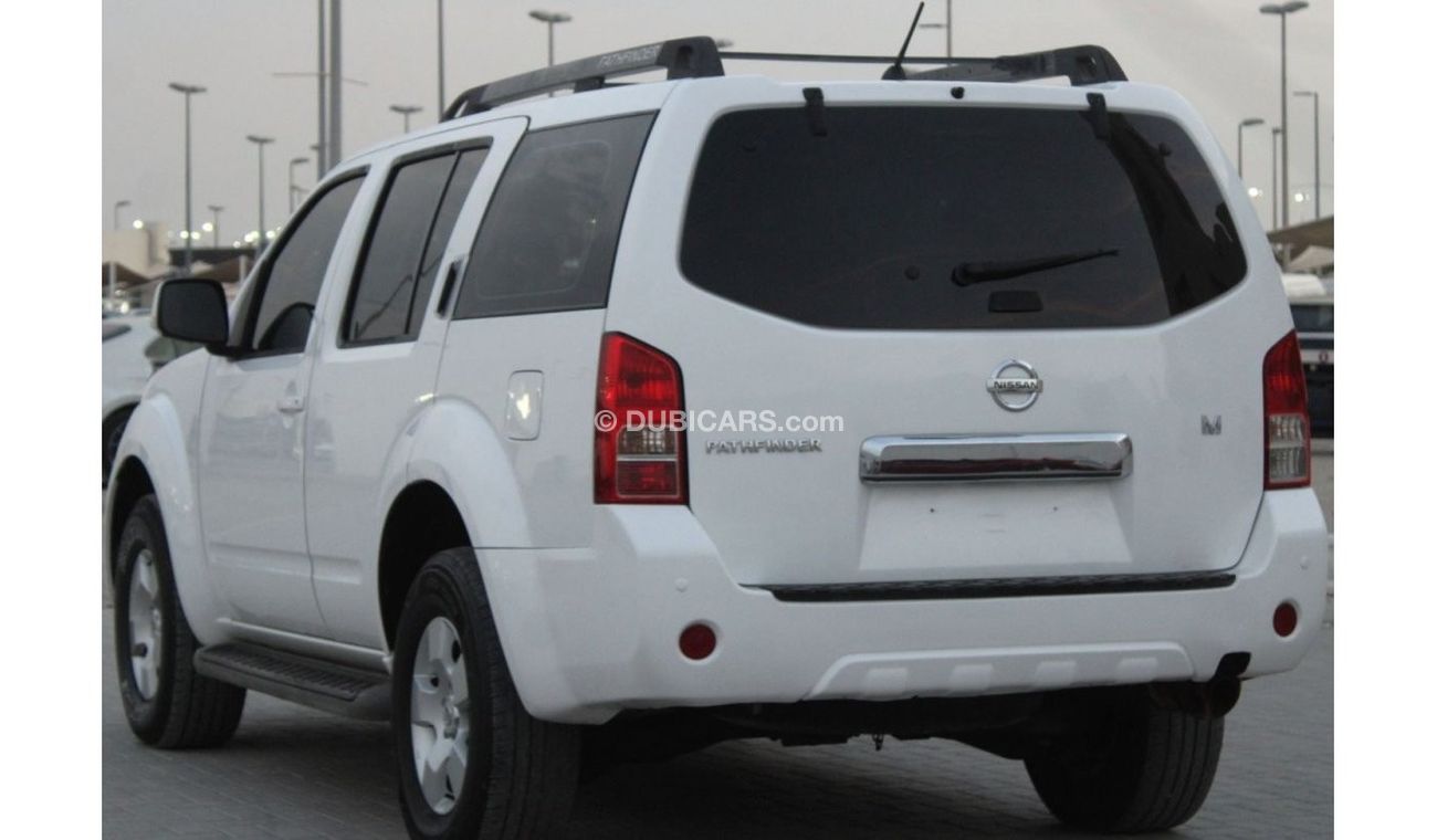Nissan Pathfinder SE Mid Nissan Pathfinder 2015 in excellent condition, without accidents