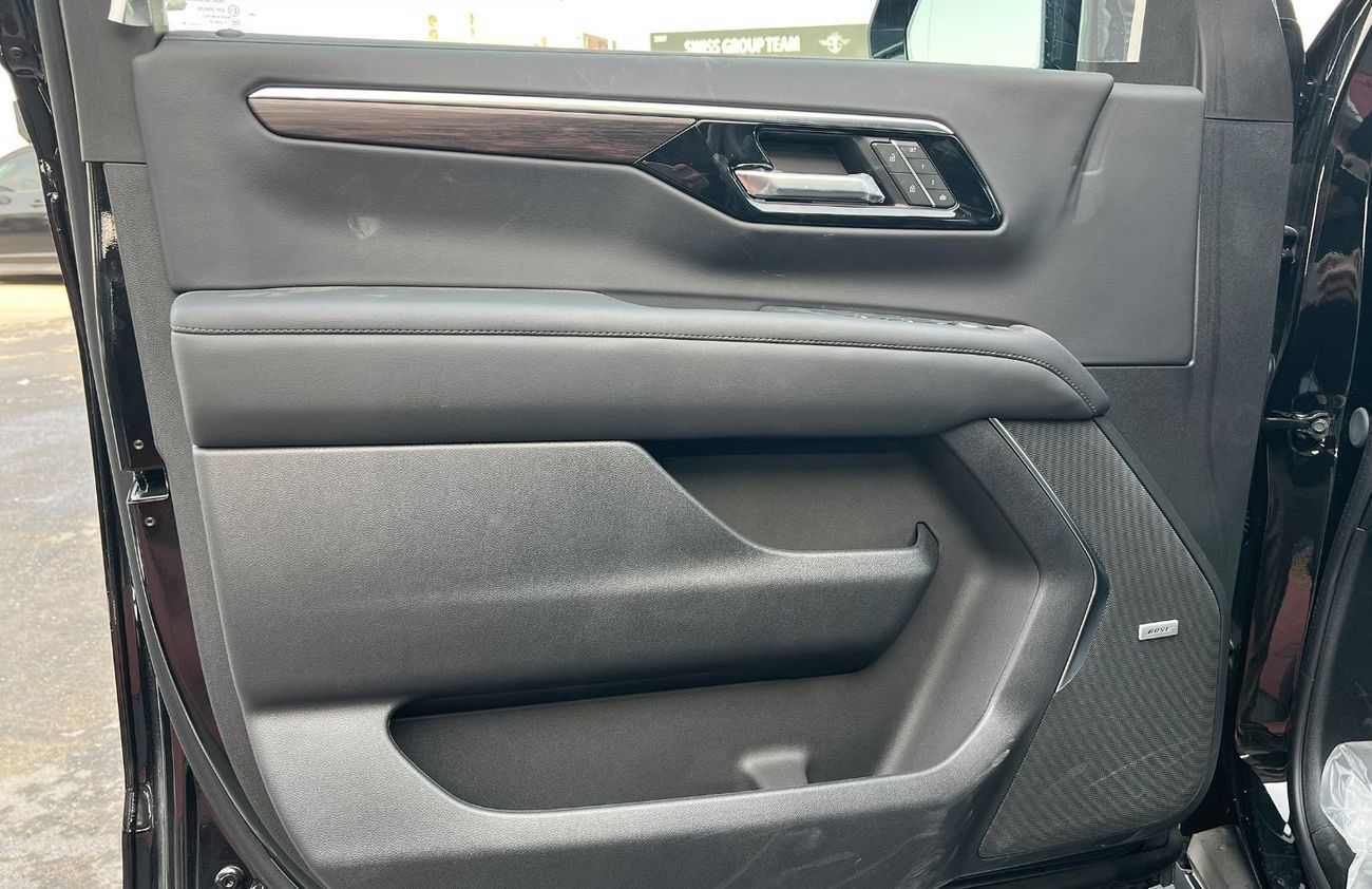 Chevrolet Tahoe Z71 2025 2.7 | V4 (Export Only)