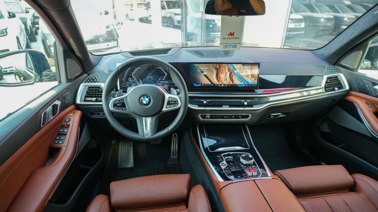 BMW X7 XDRIVE40i M SPORT PRO MACADAMIA METALLIC 2026MY EXPORT ONLY