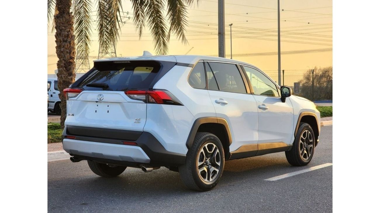 تويوتا راف ٤ TOYOTA RAV4 LE 4X4 2023