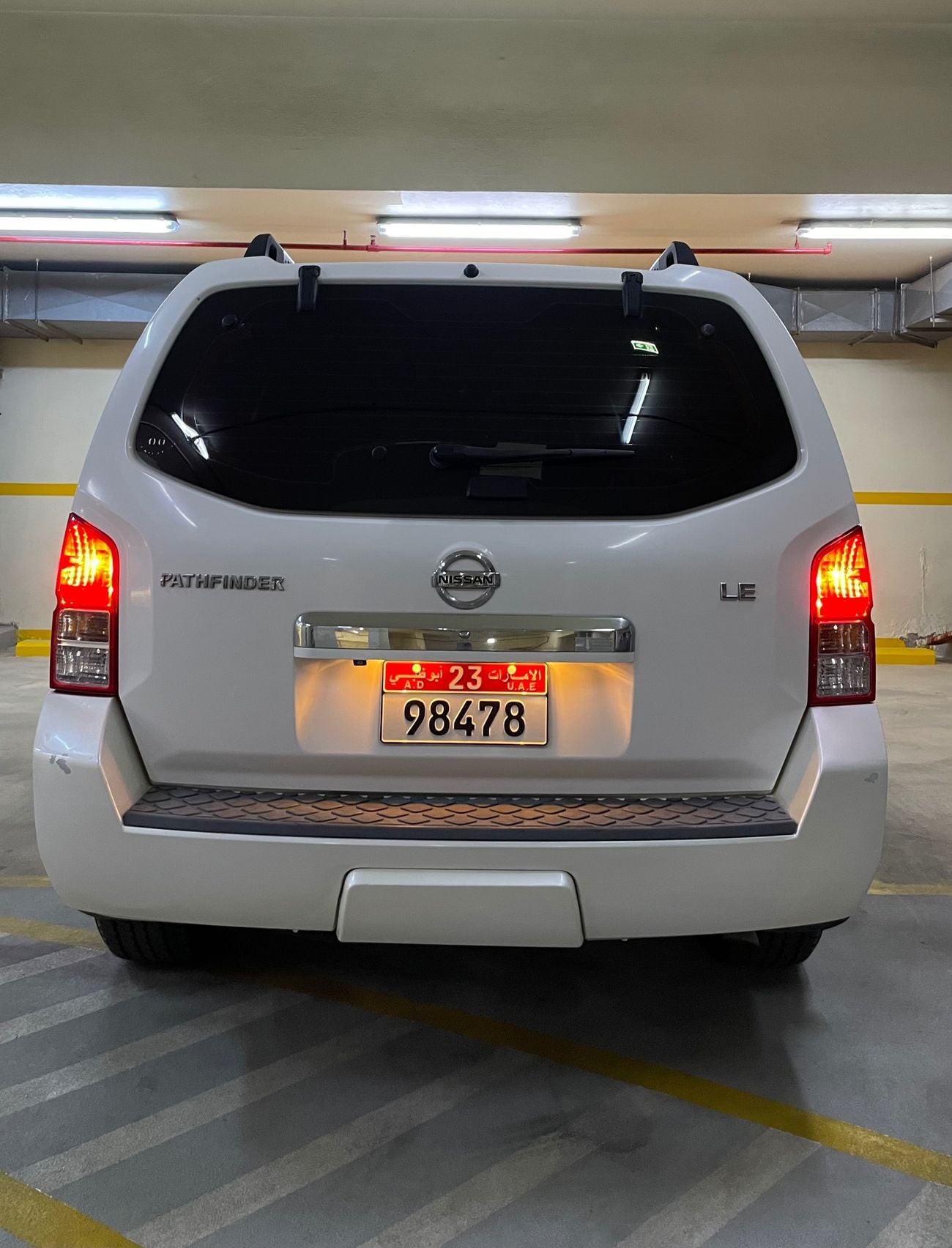 Nissan Pathfinder LE
