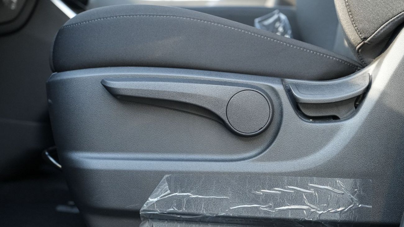 هيونداي ستاريا 2.2 Diesel 11 Seater M/T 2025 MY