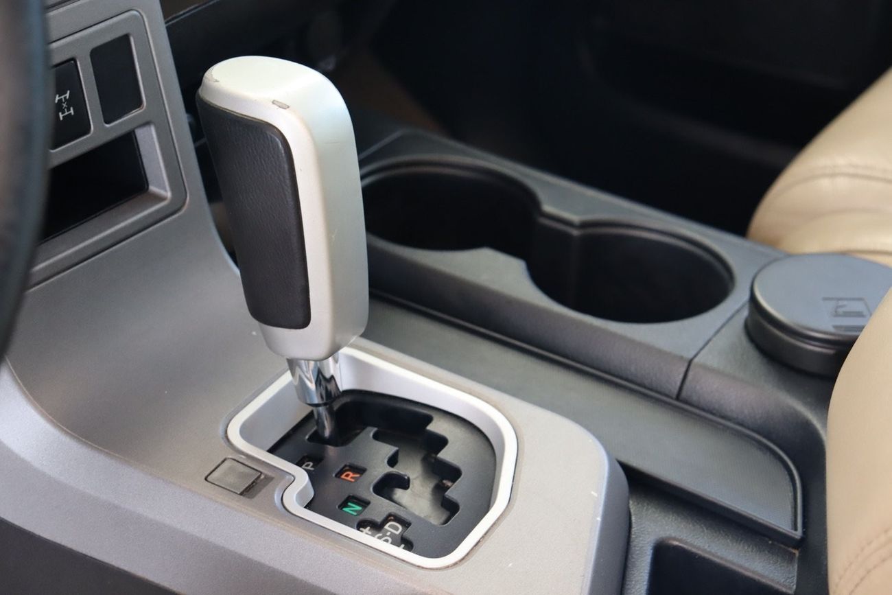 تويوتا سيكويا ليميتيد اعلى