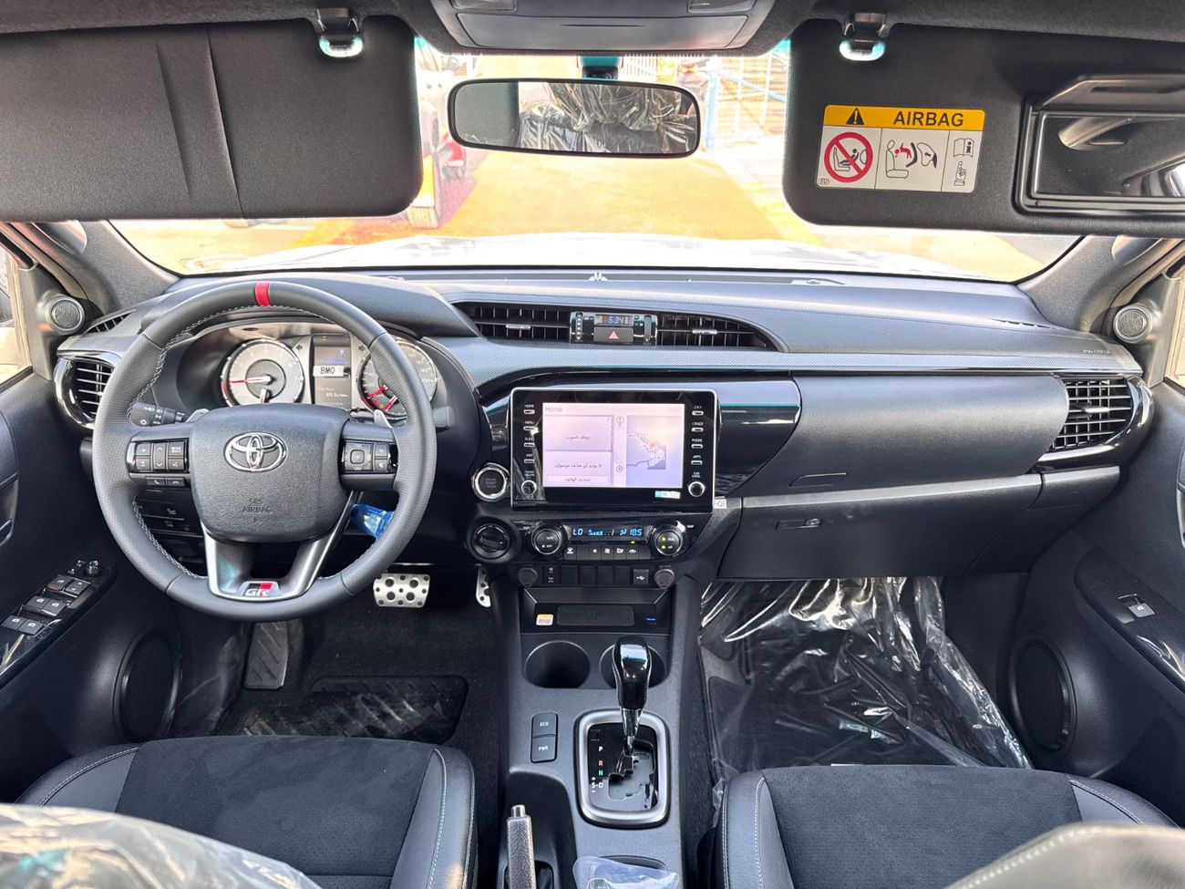 Toyota Hilux 2026 TOYOTA HILUX 4.0L PETROL GRS BSM GCC BRAND NEW 0KM