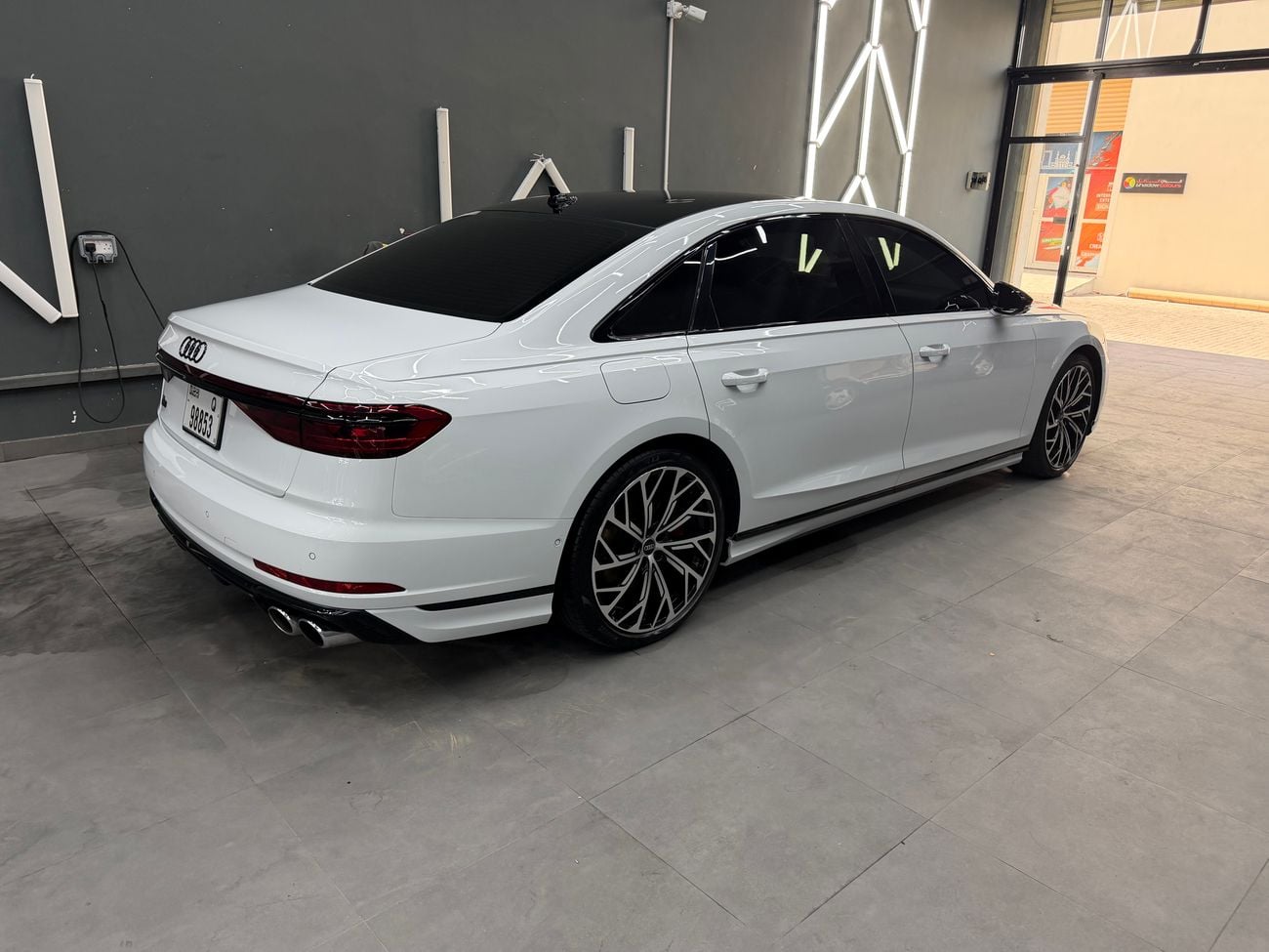 Audi S8 full option