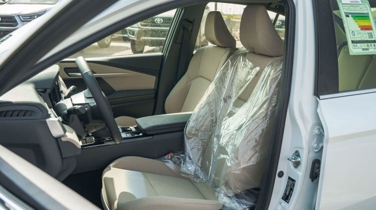 تويوتا كامري 2025 Toyota Camry LE facelift 2.5L Petrol AT with Sunroof - GCC (Export price)