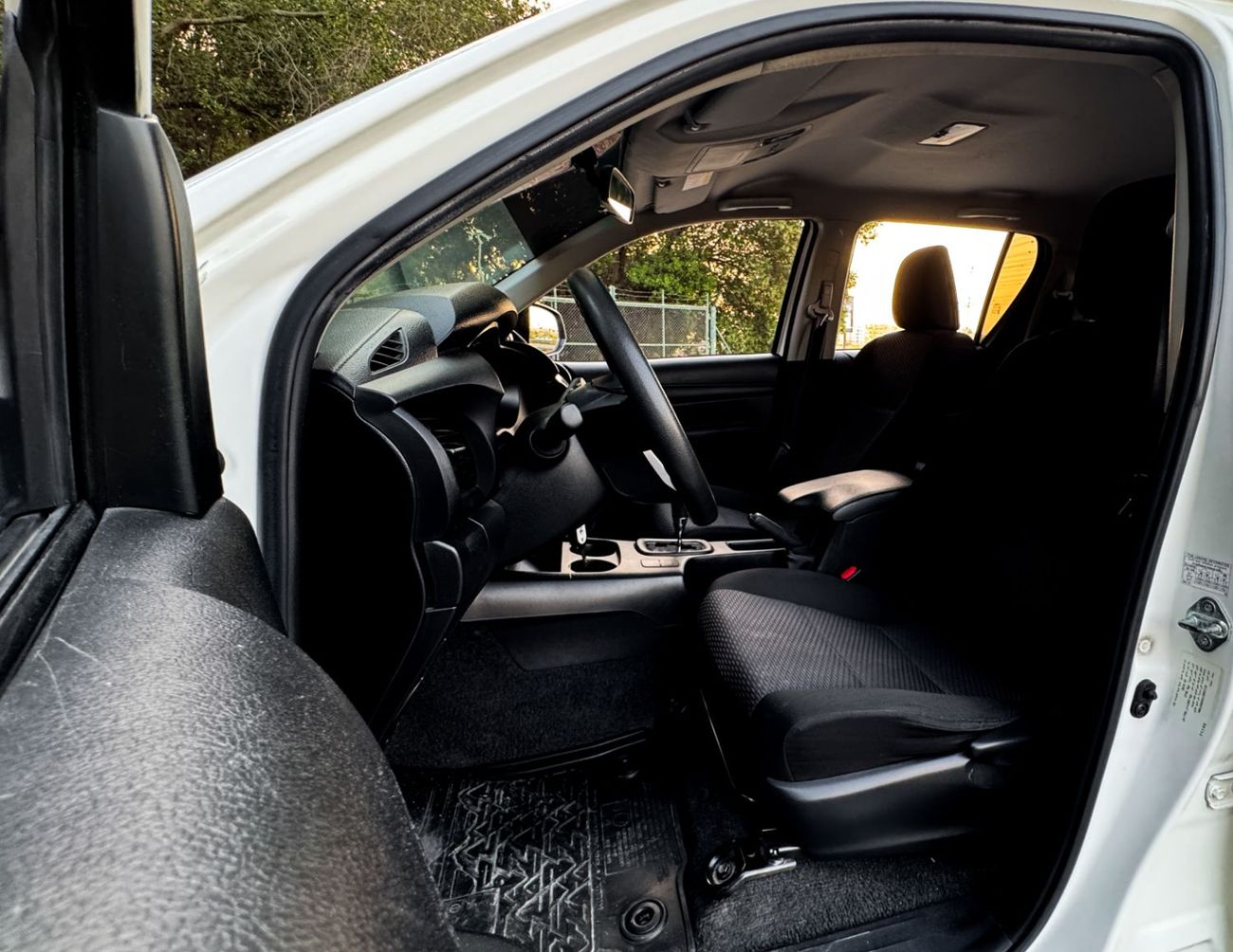 Toyota Hilux GLX Toyota Hilux Automatic | 2.7 L | 2020 | GCC | Accident-Free | In Excellent Condition | 1092 P.M
