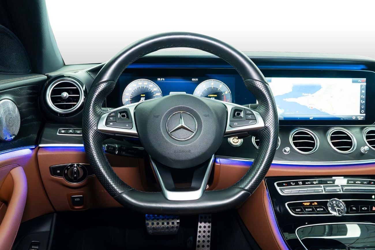 مرسيدس بنز E300 3.0L SALOON