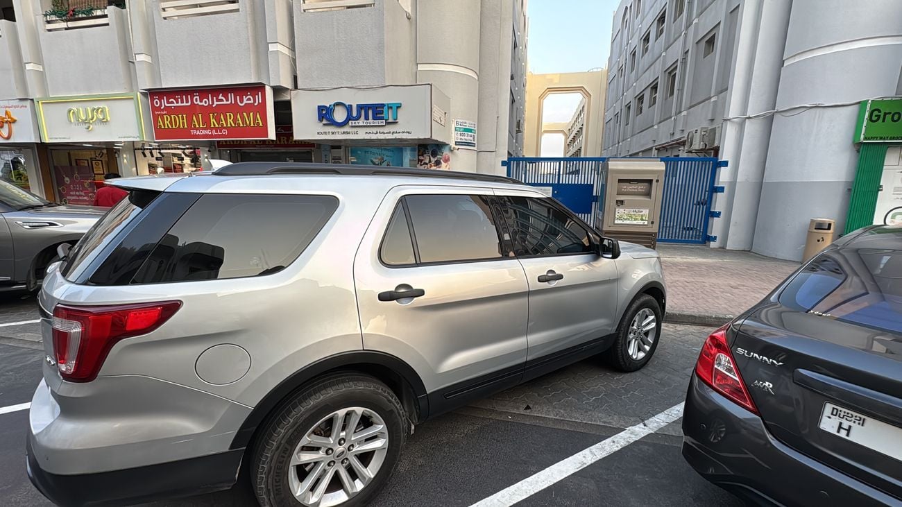 Ford Explorer Std 3.5L 4WD