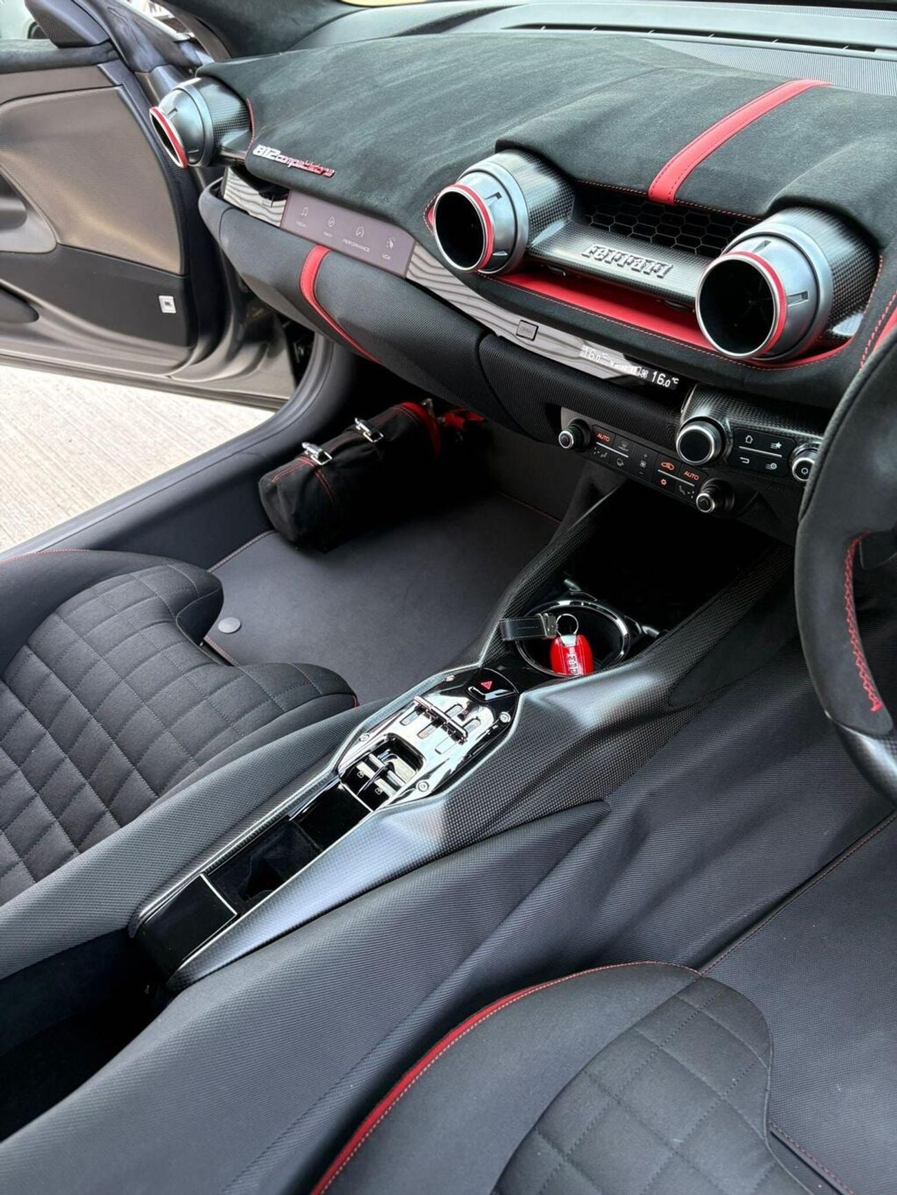 فيراري 812 GTS COMPETIZIONE COMPETIZIONE