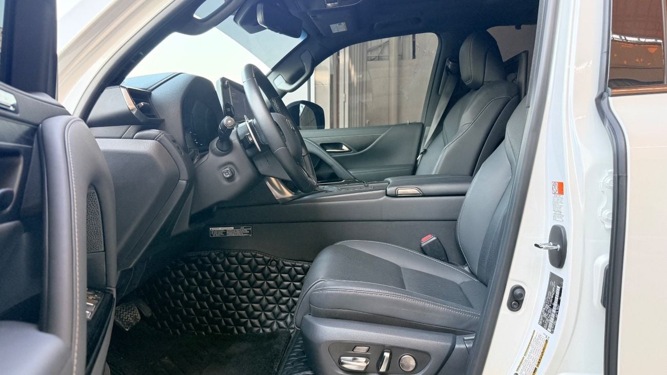 Lexus LX600 SIGNATURE