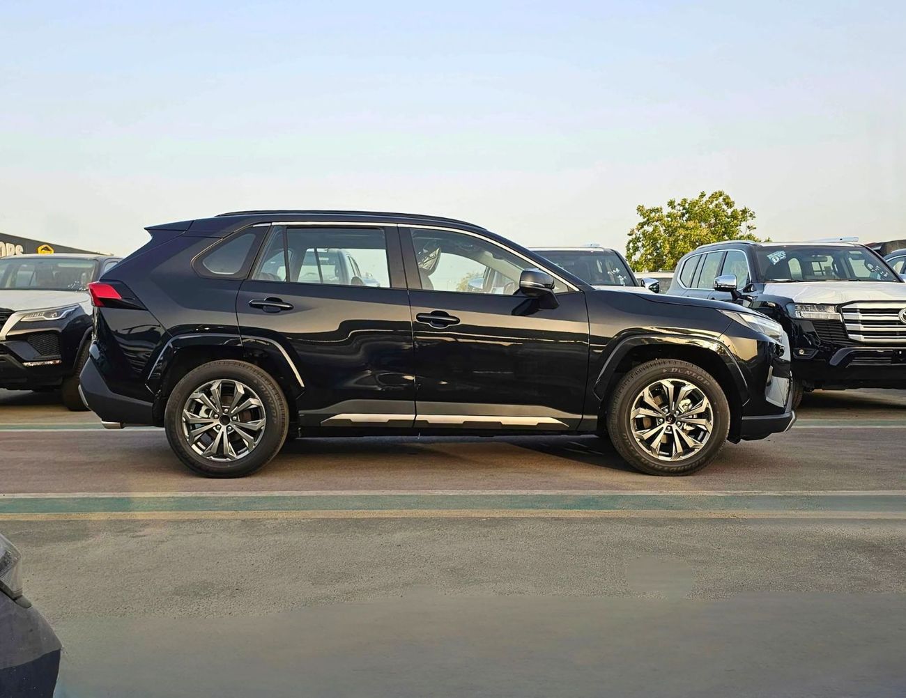 تويوتا راف ٤ STYLE PLUS /  2.0L Petrol / 360* Cameras With Panoramic Roof / FULL OPTION (CODE # STYLE PLUS)