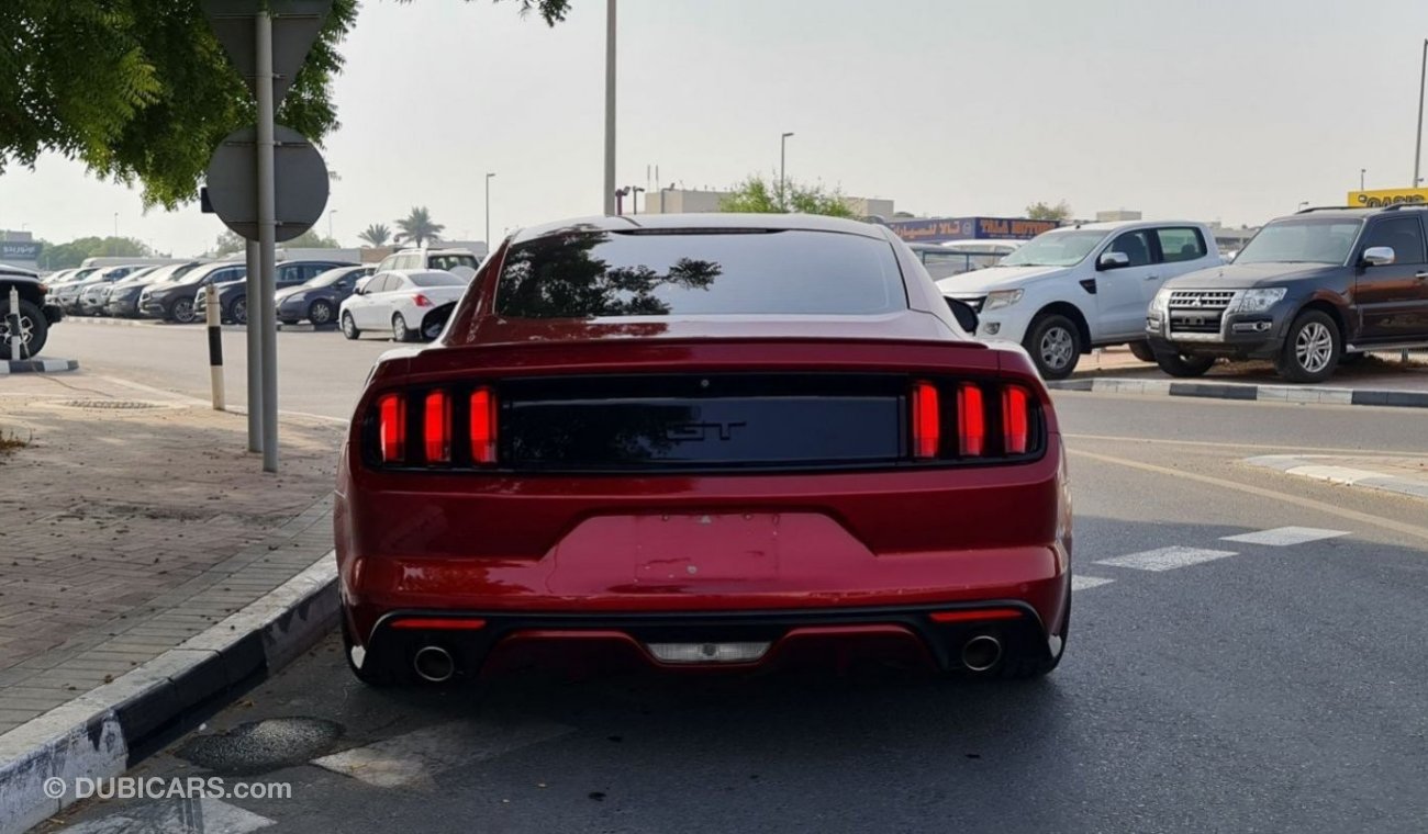 Ford Mustang GT 5.0L V8 Manual Transmission Full Service History GCC