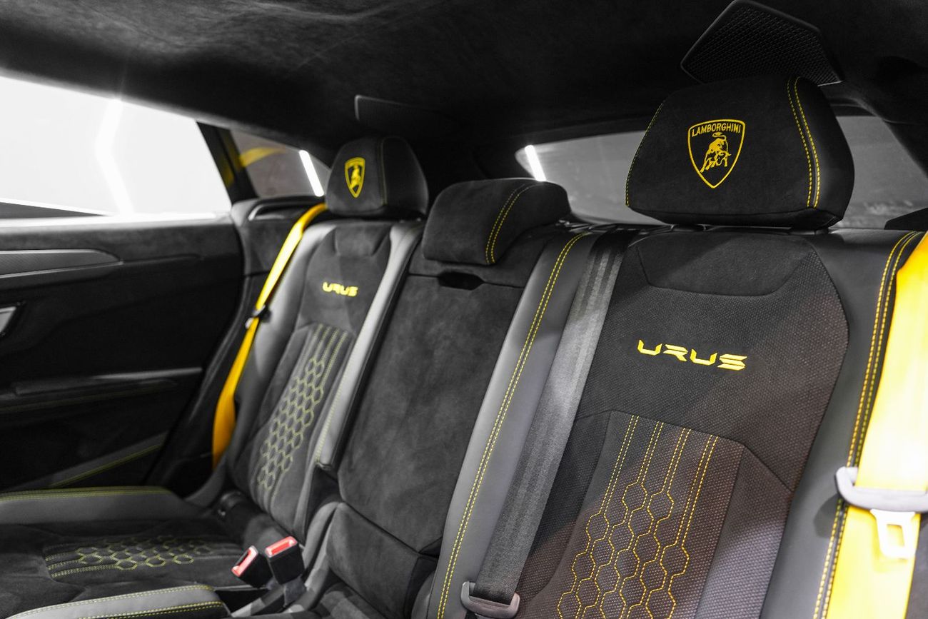 Lamborghini Urus 4.0T V8 Performante Arkapovic Exhaust, Carbon Fiber Package, Lamborghini Warr + Serv!