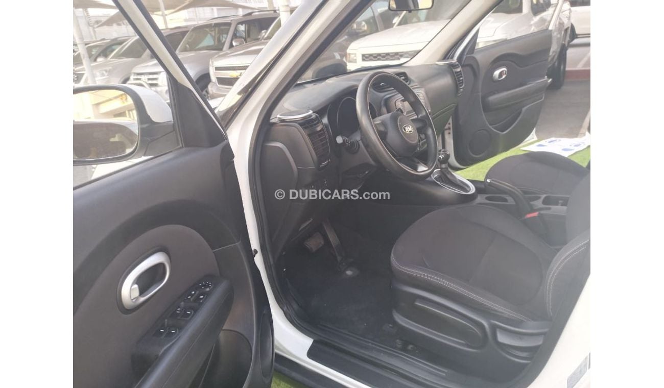 كيا سول خليجي CC1600 Lموديل 2015  ممتازه جدا جدا  لون ابيض داخل اسودلا تحتاج اي مصاريف