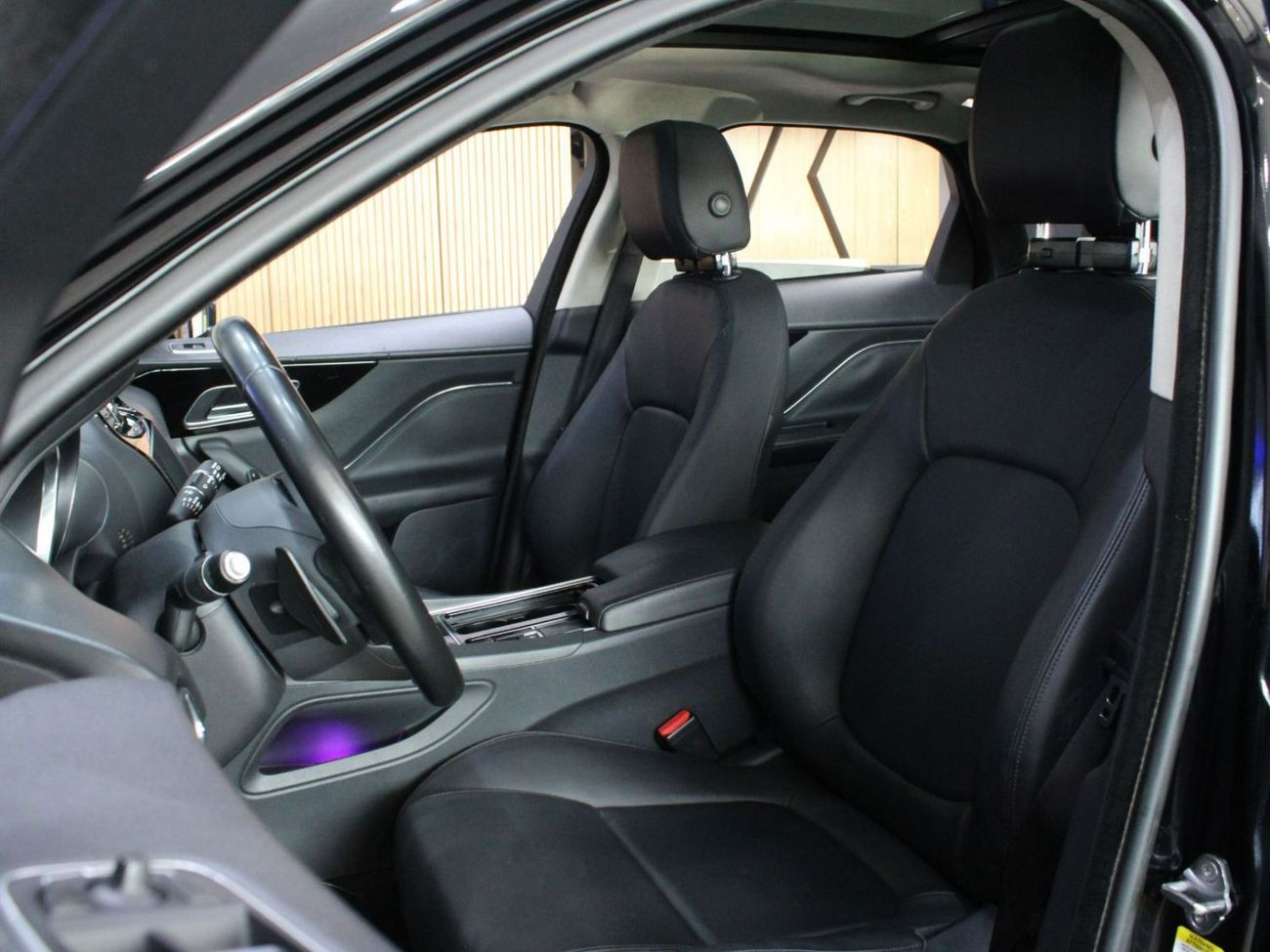 Jaguar F Pace Jaguar F-Pace 25T