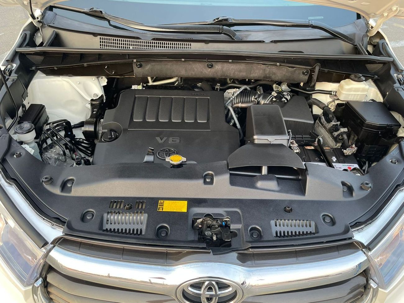 Toyota Highlander 2015 Toyota Highlander LE+ Plus 3.5L V6 - AWD 4x4 - Trunk Auto 7 Seater Electric Seat - 141,000 Mile